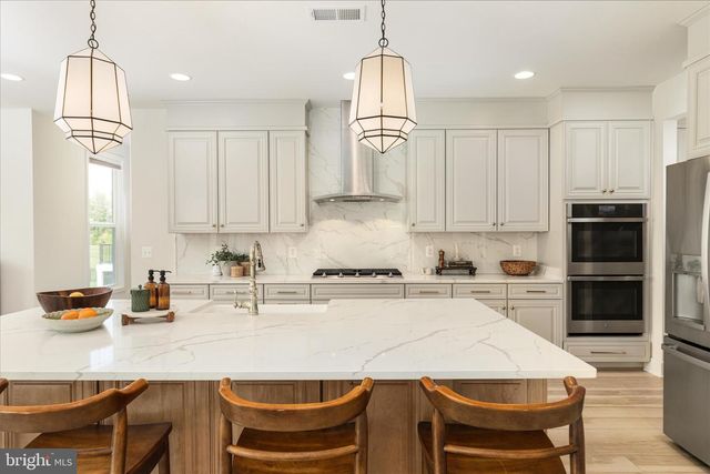 220 STOIC ST SE, Leesburg, VA 20175
