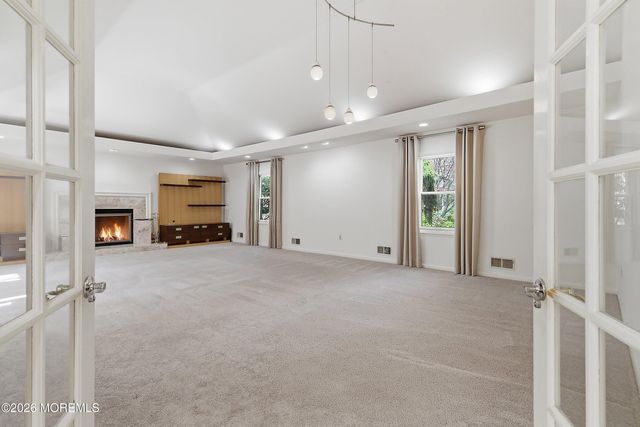 8 Roebling Court, Leonardo, NJ 07737