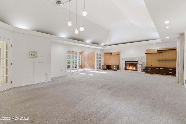 8 Roebling Court, Leonardo, NJ 07737