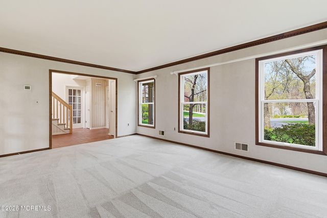 8 Roebling Court, Leonardo, NJ 07737