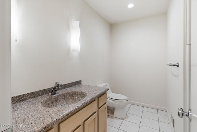 8 Roebling Court, Leonardo, NJ 07737