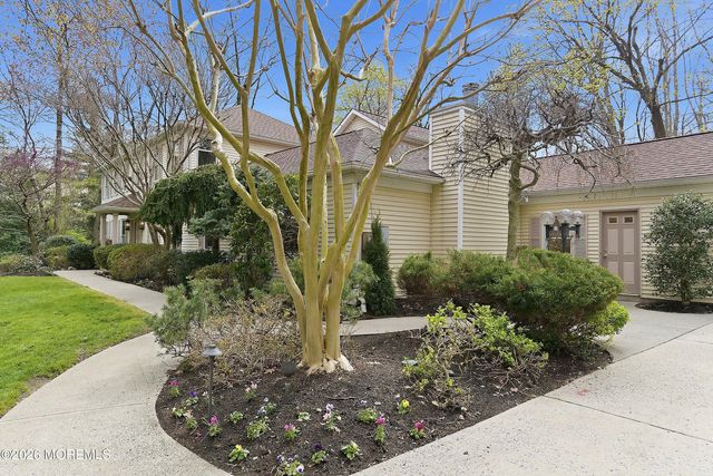 8 Roebling Court, Leonardo, NJ 07737