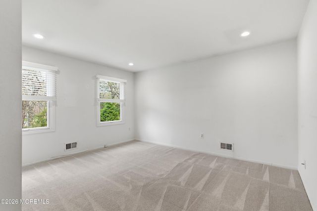 8 Roebling Court, Leonardo, NJ 07737