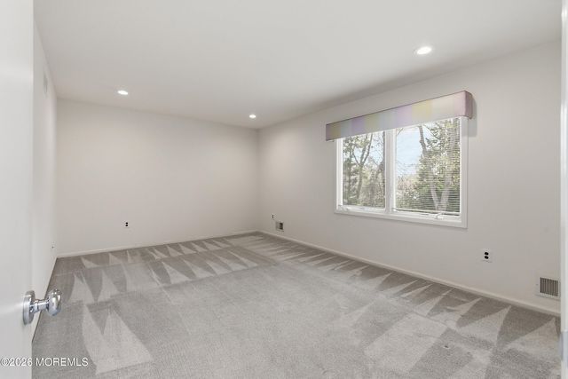 8 Roebling Court, Leonardo, NJ 07737