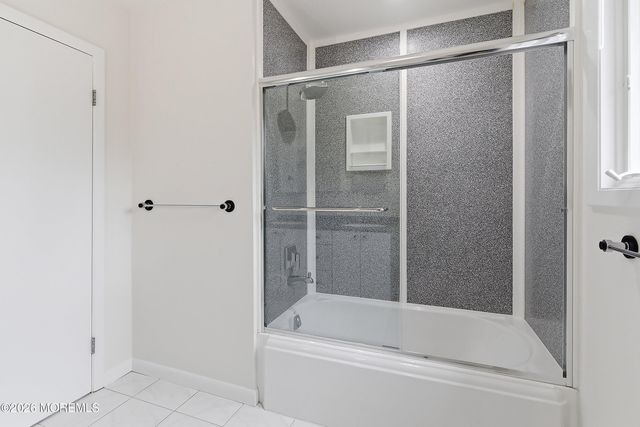 8 Roebling Court, Leonardo, NJ 07737