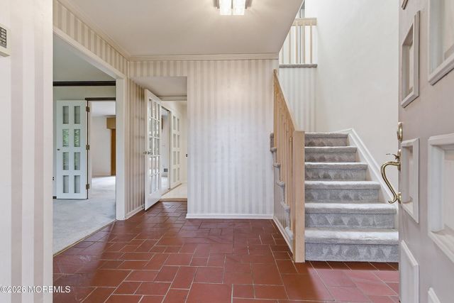 8 Roebling Court, Leonardo, NJ 07737