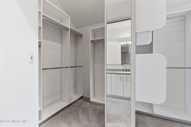 8 Roebling Court, Leonardo, NJ 07737