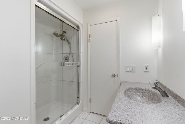 8 Roebling Court, Leonardo, NJ 07737