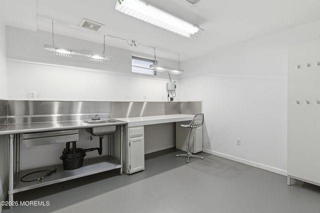 8 Roebling Court, Leonardo, NJ 07737