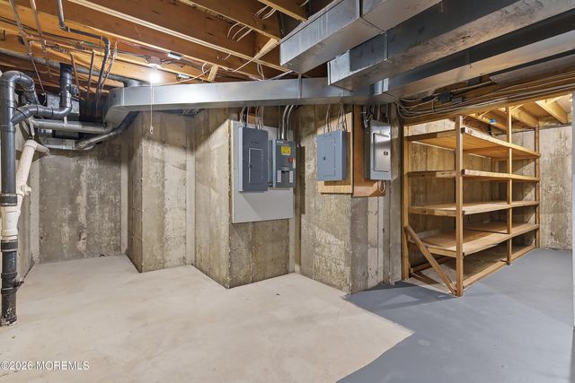 8 Roebling Court, Leonardo, NJ 07737