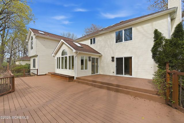 8 Roebling Court, Leonardo, NJ 07737