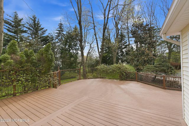 8 Roebling Court, Leonardo, NJ 07737