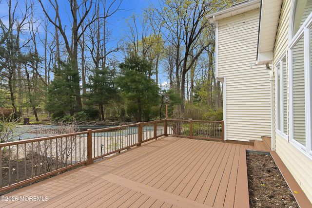 8 Roebling Court, Leonardo, NJ 07737