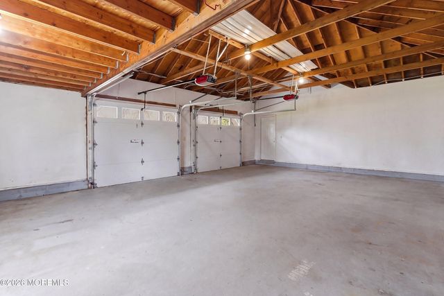 8 Roebling Court, Leonardo, NJ 07737