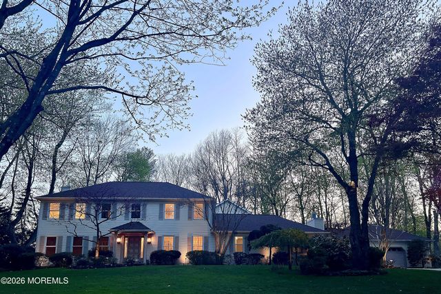 8 Roebling Court, Leonardo, NJ 07737