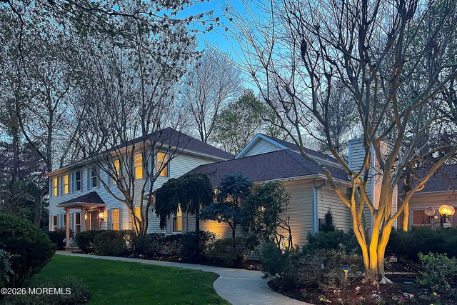 8 Roebling Court, Leonardo, NJ 07737