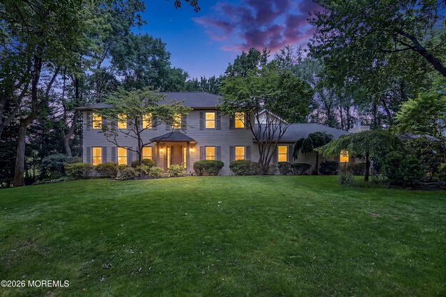 8 Roebling Court, Leonardo, NJ 07737