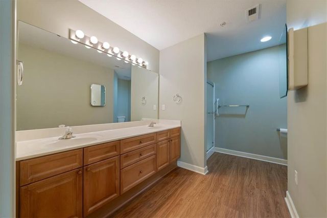 7213 MEADOW VIEW Street, Shawnee, KS 66227