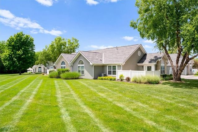 7213 MEADOW VIEW Street, Shawnee, KS 66227