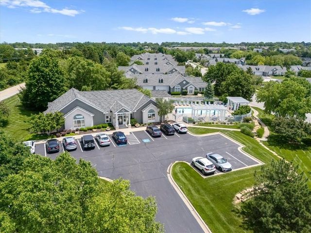 7213 MEADOW VIEW Street, Shawnee, KS 66227