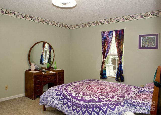 165 Peepeye Cove Road, Leicester, NC 28748