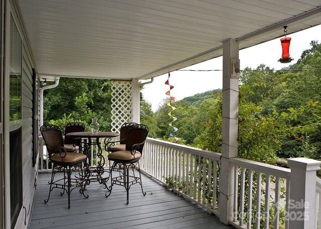 165 Peepeye Cove Road, Leicester, NC 28748