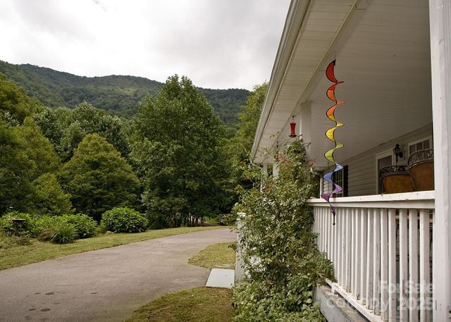 165 Peepeye Cove Road, Leicester, NC 28748