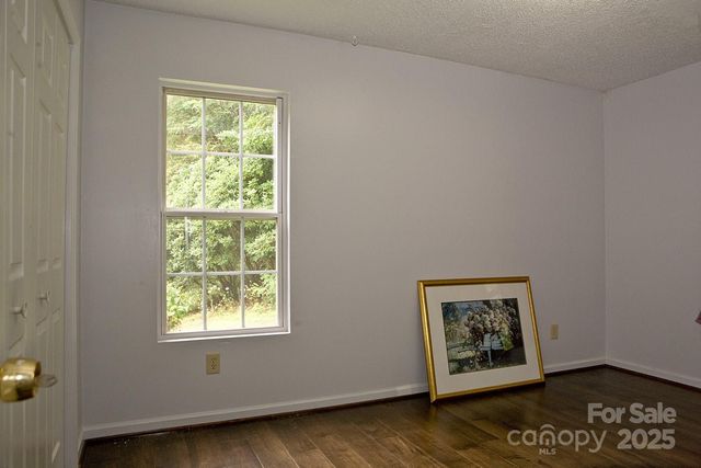165 Peepeye Cove Road, Leicester, NC 28748