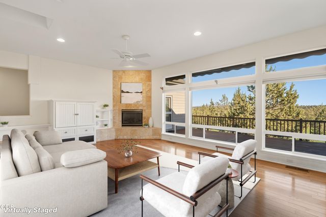 1056 Niagara Falls Drive, Redmond, OR 97756