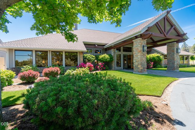 1056 Niagara Falls Drive, Redmond, OR 97756