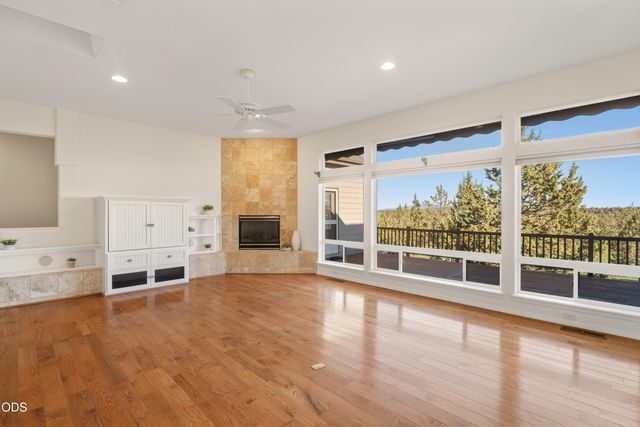 1056 Niagara Falls Drive, Redmond, OR 97756