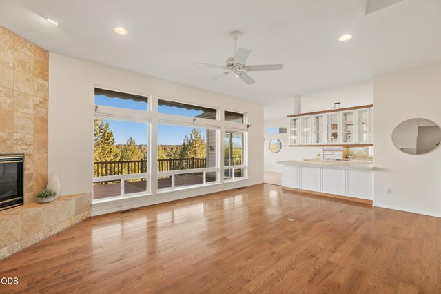 1056 Niagara Falls Drive, Redmond, OR 97756
