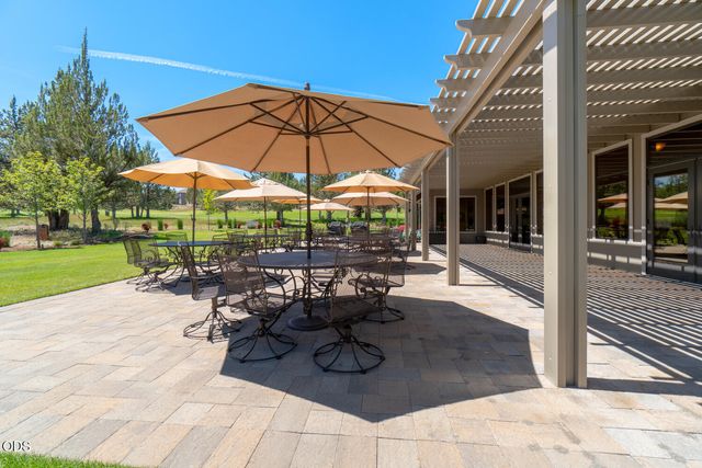 1056 Niagara Falls Drive, Redmond, OR 97756