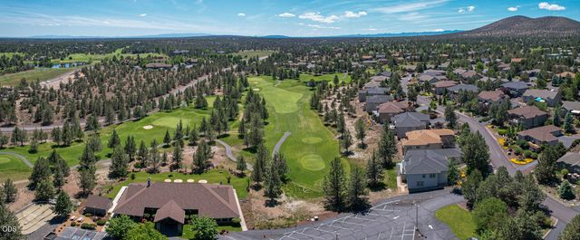 1056 Niagara Falls Drive, Redmond, OR 97756
