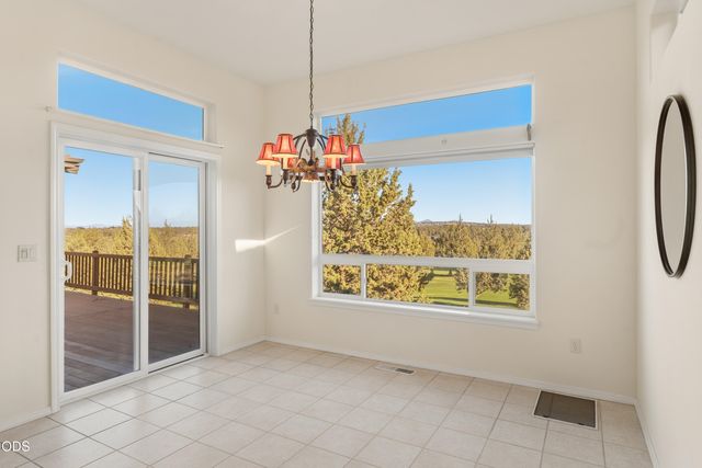 1056 Niagara Falls Drive, Redmond, OR 97756