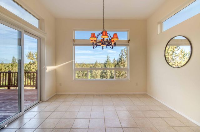1056 Niagara Falls Drive, Redmond, OR 97756