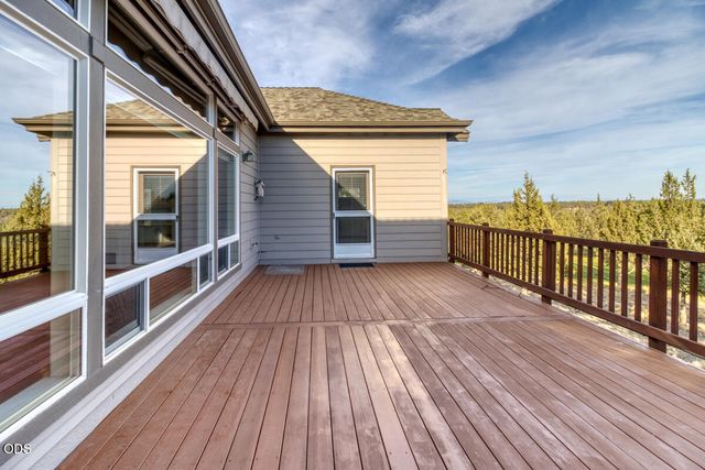 1056 Niagara Falls Drive, Redmond, OR 97756