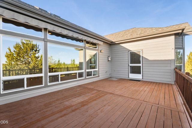1056 Niagara Falls Drive, Redmond, OR 97756