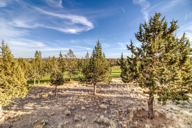 1056 Niagara Falls Drive, Redmond, OR 97756
