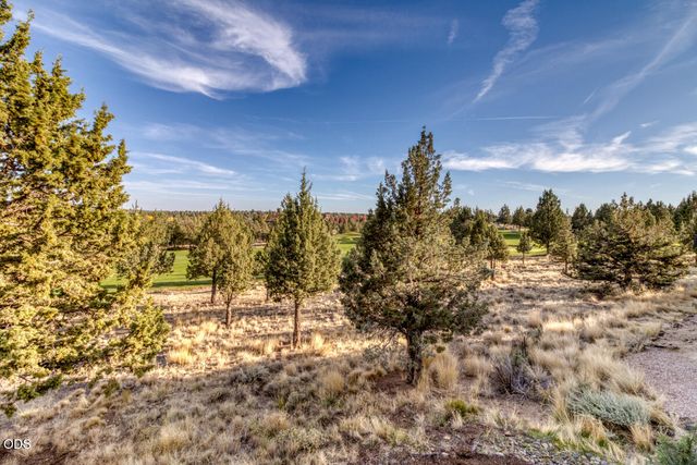 1056 Niagara Falls Drive, Redmond, OR 97756