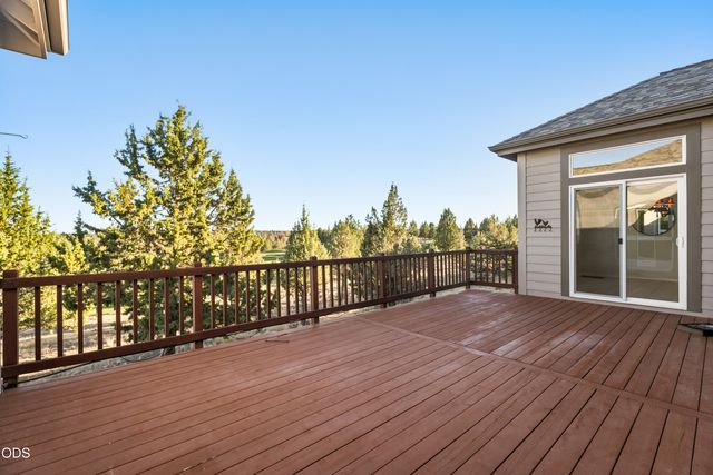 1056 Niagara Falls Drive, Redmond, OR 97756