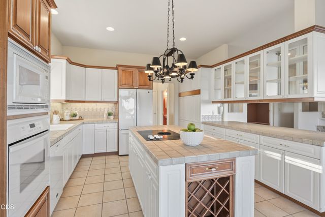 1056 Niagara Falls Drive, Redmond, OR 97756