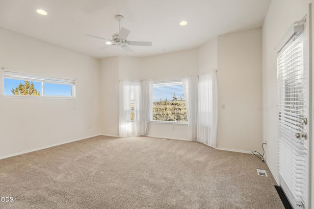 1056 Niagara Falls Drive, Redmond, OR 97756