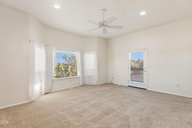 1056 Niagara Falls Drive, Redmond, OR 97756