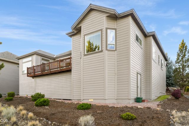 1056 Niagara Falls Drive, Redmond, OR 97756