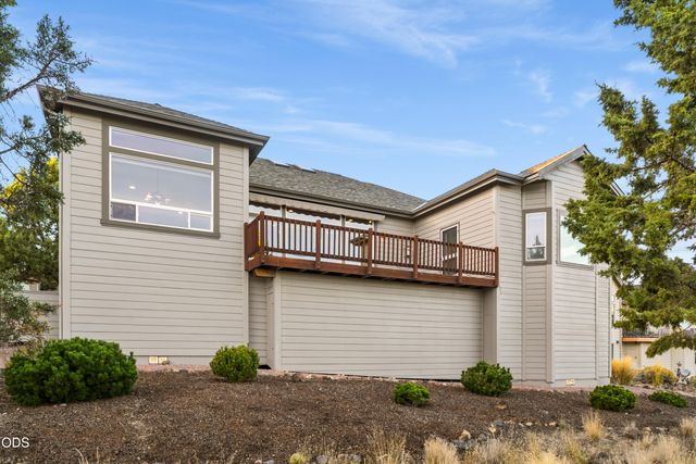 1056 Niagara Falls Drive, Redmond, OR 97756