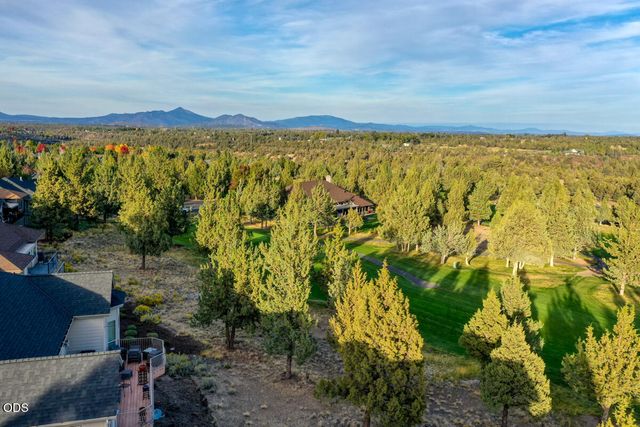 1056 Niagara Falls Drive, Redmond, OR 97756