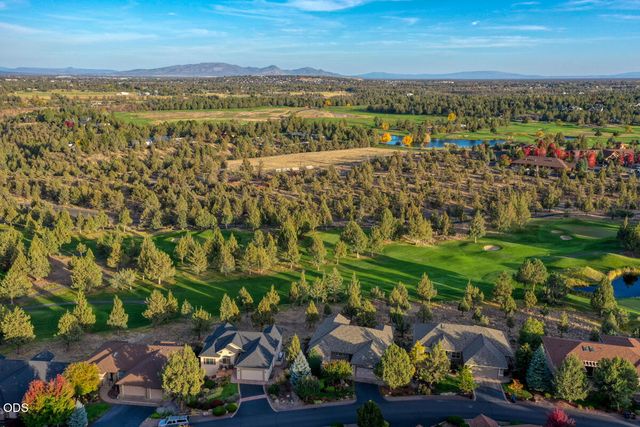 1056 Niagara Falls Drive, Redmond, OR 97756