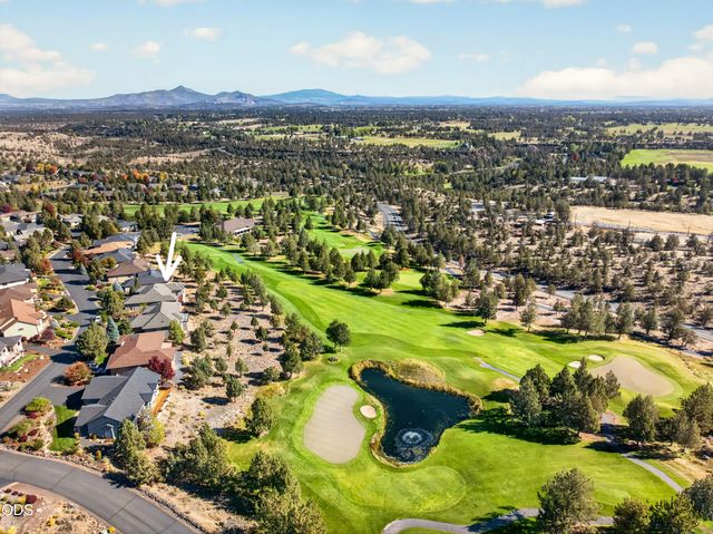 1056 Niagara Falls Drive, Redmond, OR 97756