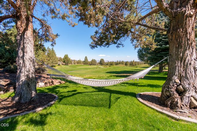 1056 Niagara Falls Drive, Redmond, OR 97756